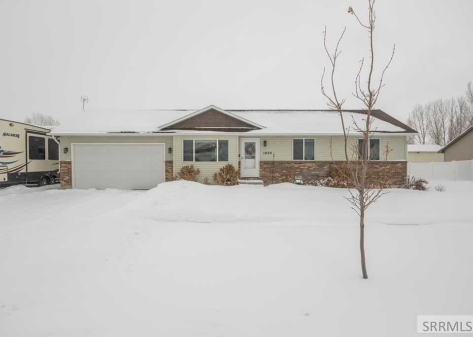1st image of 1024 N Richland Dr