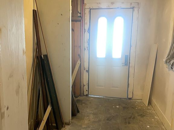 5th image of 518 Adams St