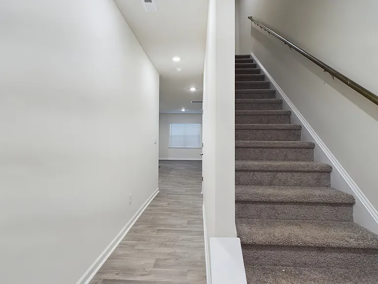 8127 Murray Branch Dr — Photo 3