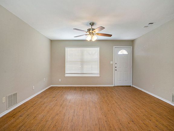 5th image of 826 Meadowlark Cir