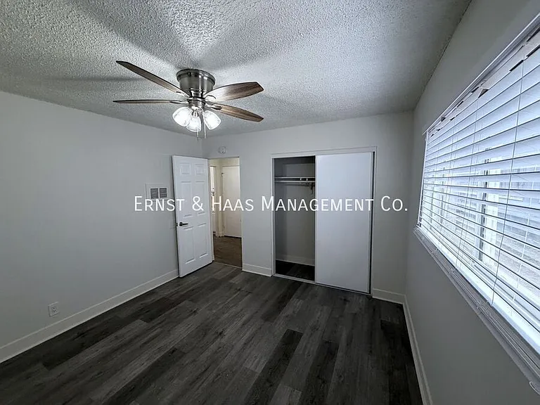 1401 W Walnut St #2 — Photo 8