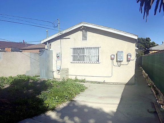 2nd image of 10611 Juniper St