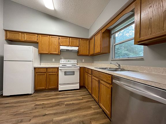 4th image of 8989 Derrickson Dr