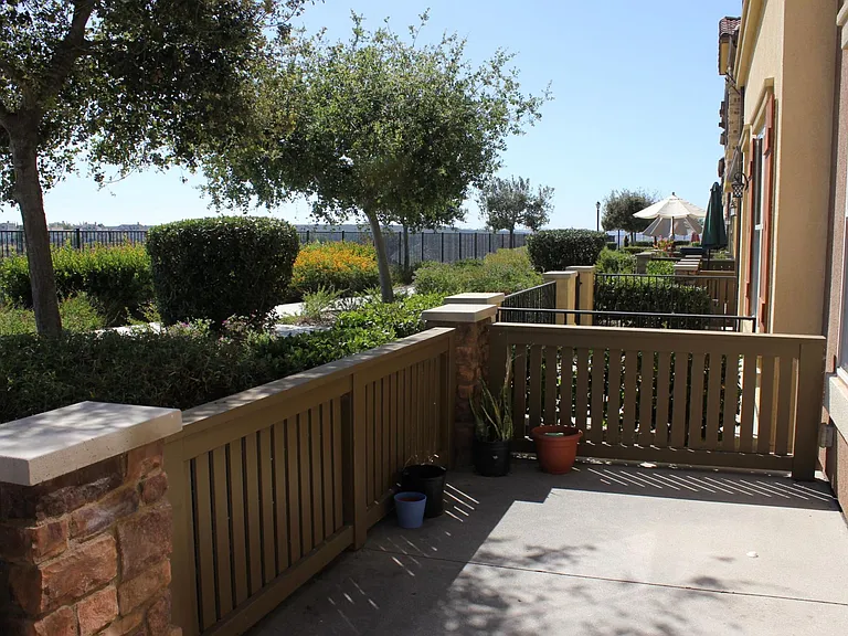 10631 Canyon Grv #15 — Photo 2