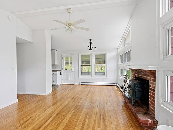 4th image of 7 Pendexter Road