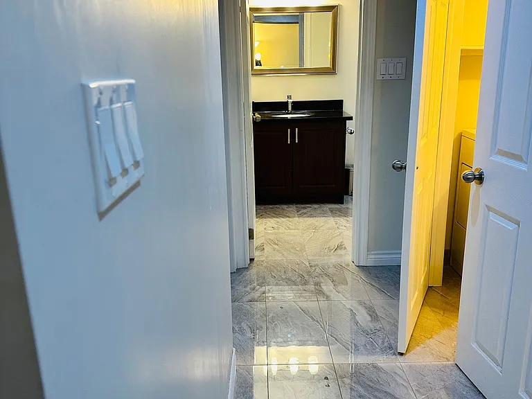 9 Megarry Ct #BASEMENT — Photo 12