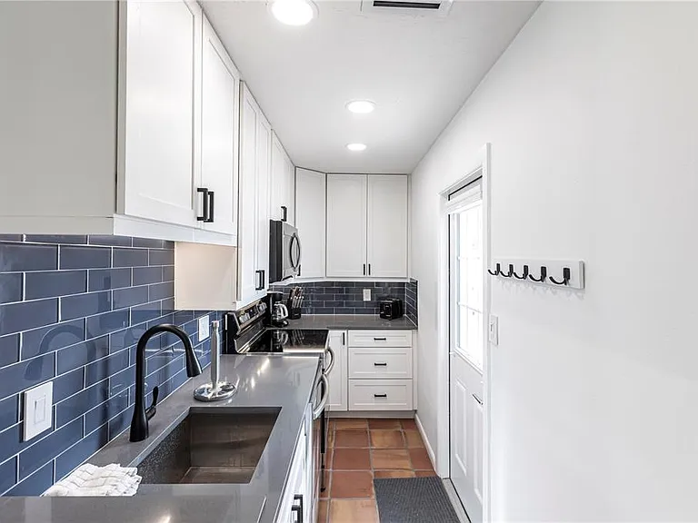 6020 Midnight Pass Rd #48 — Photo 10