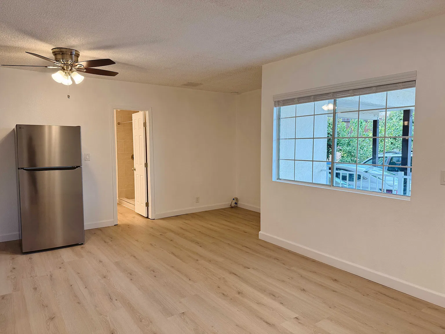 1 bed, 1.0 bath, 500 sqft, $2,350 — Photo 2