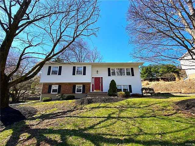 23 Adams Dr photo 1