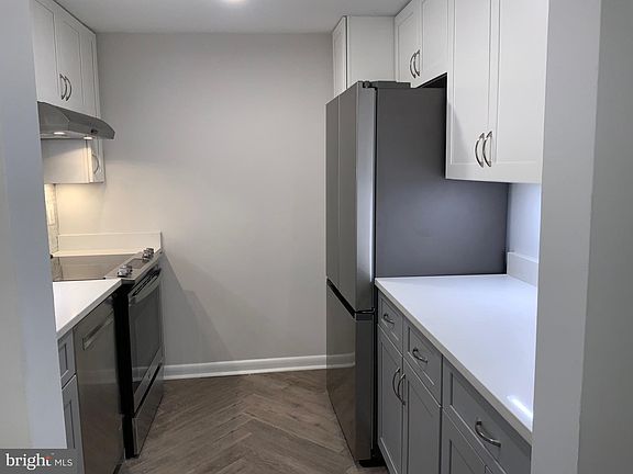 3rd image of 6300 Stevenson Ave APT 305