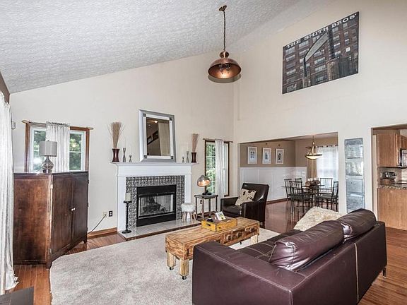 5th image of 5394 Bullfinch Dr