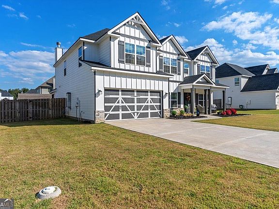 2nd image of 876 Kilworth Cir
