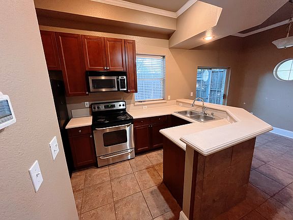 3rd image of 1819 N Fitzhugh Ave #C