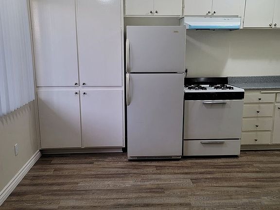 4th image of 7123 Etiwanda Ave #27