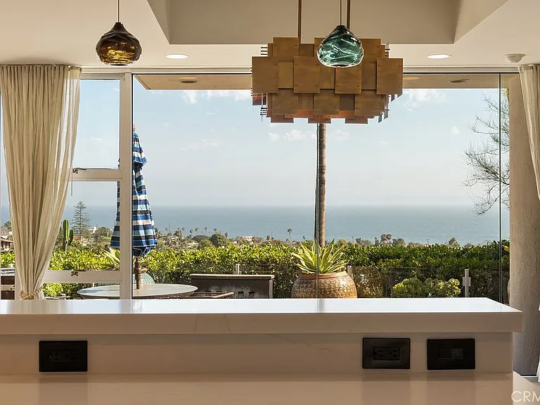 920 Skyline Dr — Photo 14