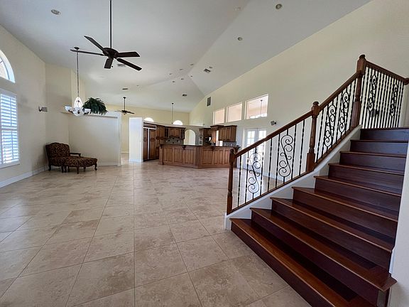 4th image of 4084 Skyway Dr