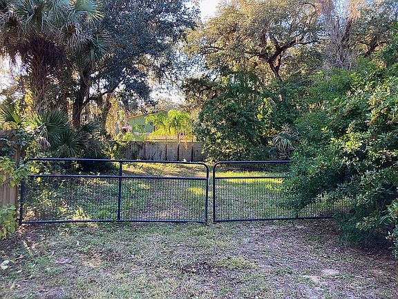 3rd image of 46 Seminole Ave