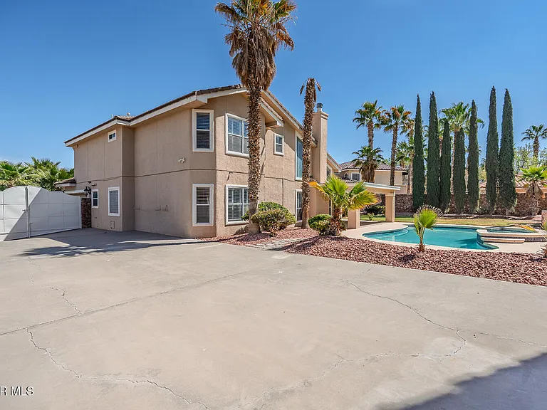 2066 Paseo Del Prado Dr — Photo 46