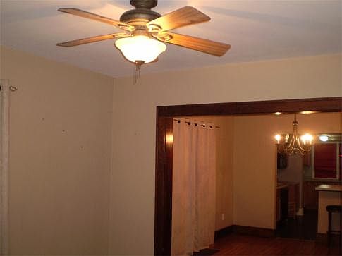 Ceiling Fan in Living Room