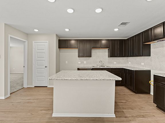 3rd image of 4542 Pinehurst Trace Dr
