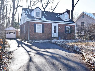 82 Hicks Lane, Great Neck, NY, 11024