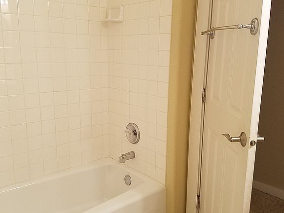 5th image of 621 E Lakeside Ave #5