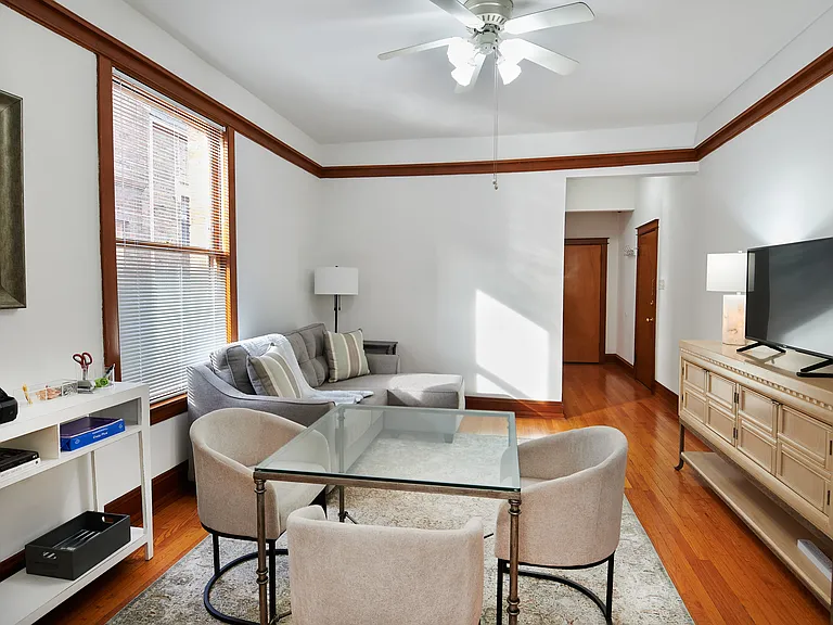 5653 N Winthrop Ave #2B — Photo 1