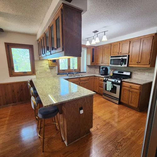 15121 Oakland Ave Photo 1