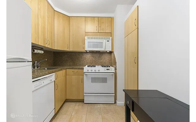 Rented by Douglas Elliman | media 9