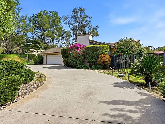 3rd image of 15976 Eagle View Ln