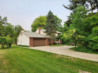 9985 Prospect Rd, Strongsville, OH 44149