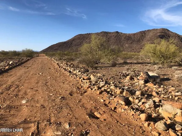 0 S Ray Rd, Yucca, AZ 86438