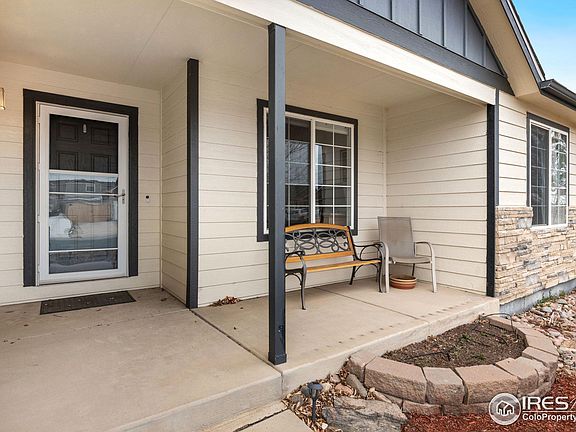 3rd image of 628 Scotch Pine Dr