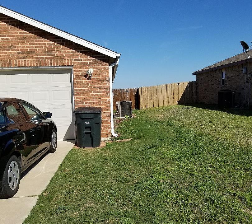 1st image of 5300 Bridle Dr