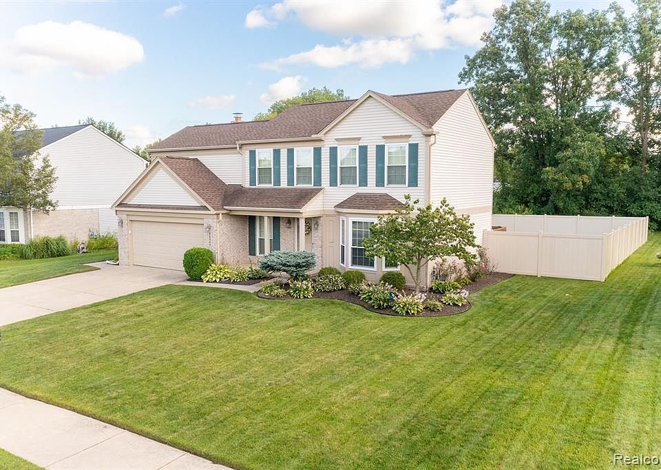 44569 Greenbriar Ct, Van Buren Township, MI 48111 MLS 20230075573