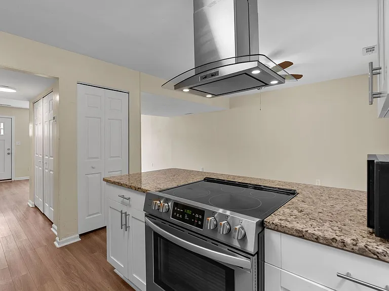 3228 Scarborough Way — Photo 8