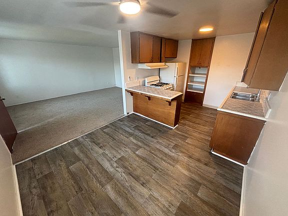 3rd image of 2950 Clairemont Dr APT 13