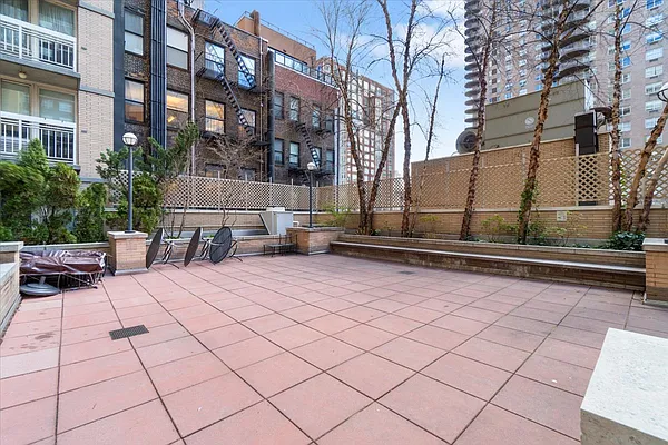 Sold by Voro, LLC | media 26