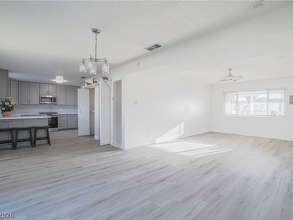 4th image of 801 Sanford Ct