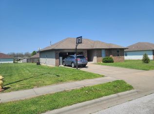 3215 E Jamestown St, Republic, MO 65738