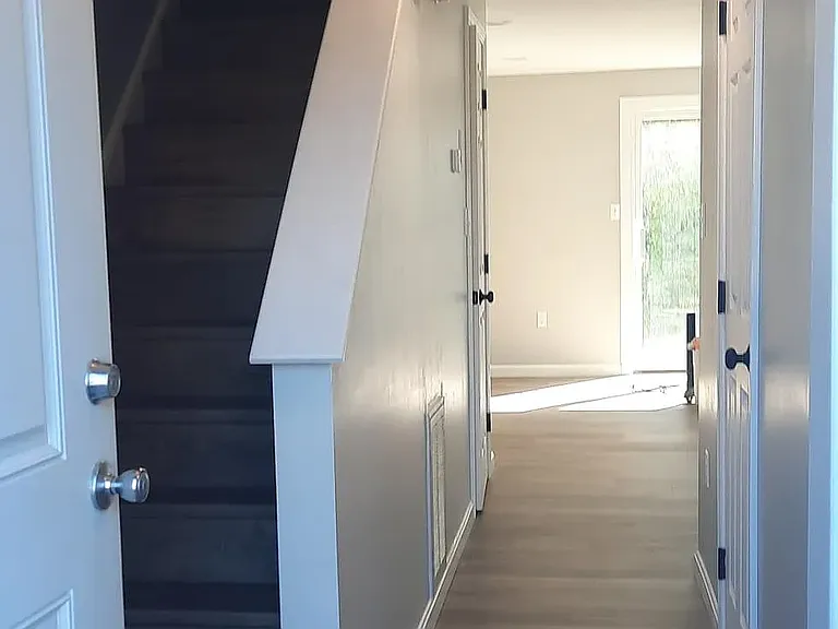 50 Edward J Roy Dr #4 — Photo 1