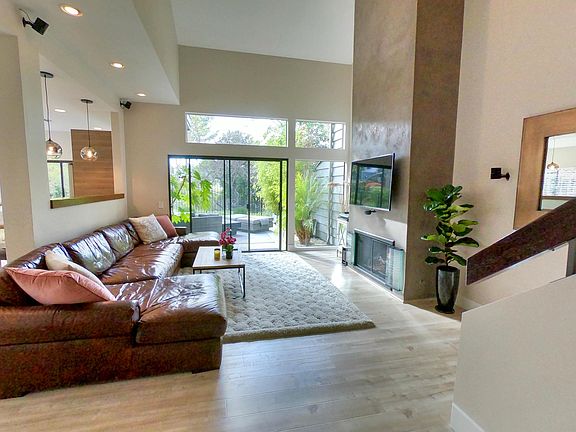 4th image of 4639 Club View Dr