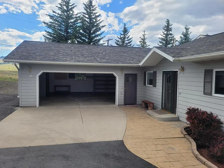 26 Hilltop Dr — Photo 3