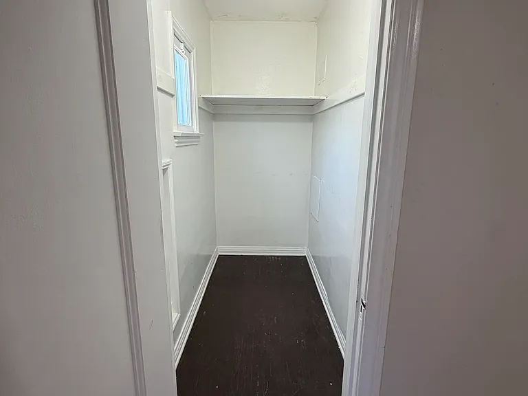 729 Martin Luther King Jr Ave — Photo 12