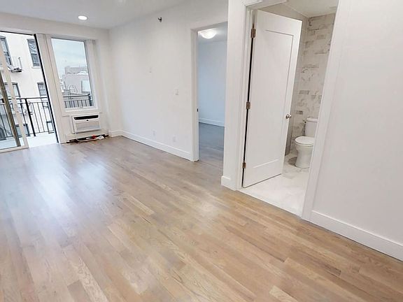 5th image of 991 Ocean Ave #C6