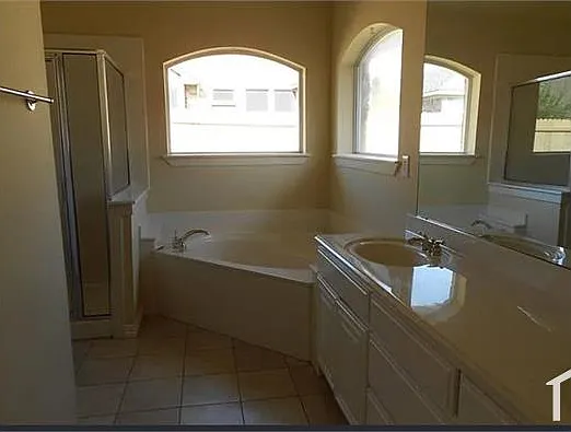 3 bed, 1869 sqft, $2,850 — Photo 3