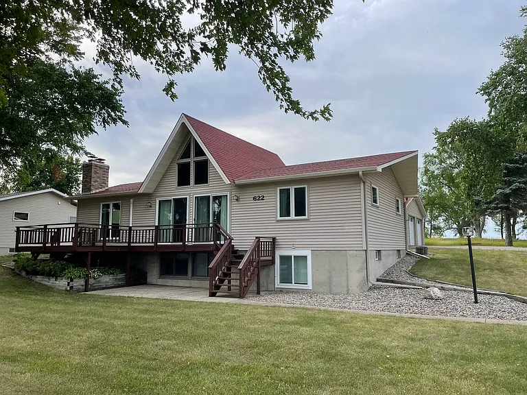 622 N Shore Dr — Photo 4