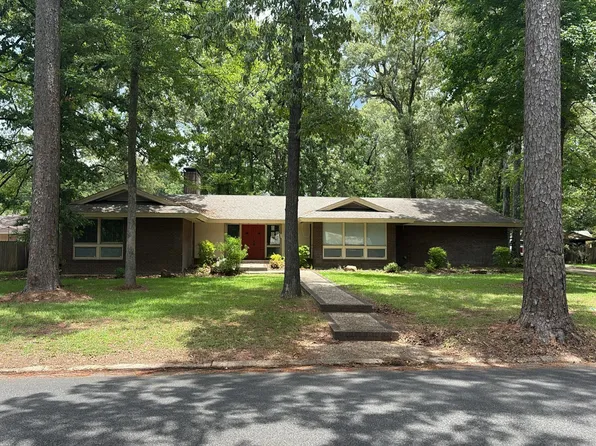1107 Hickory St, Crossett, AR 71635