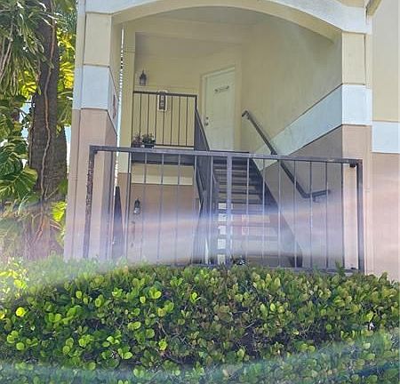 2nd image of 815 W Boynton Beach Blvd APT 9-201