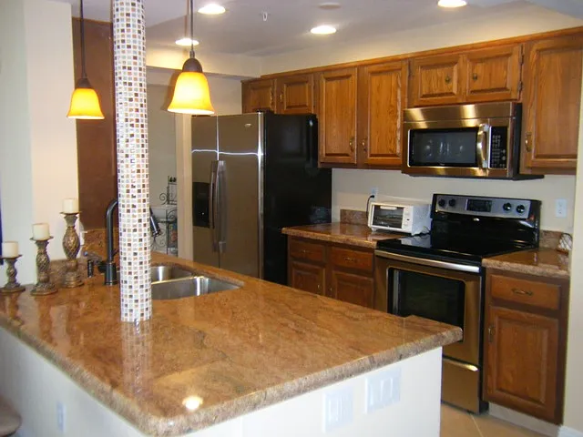 899 Jeffery St #402 — Photo 9